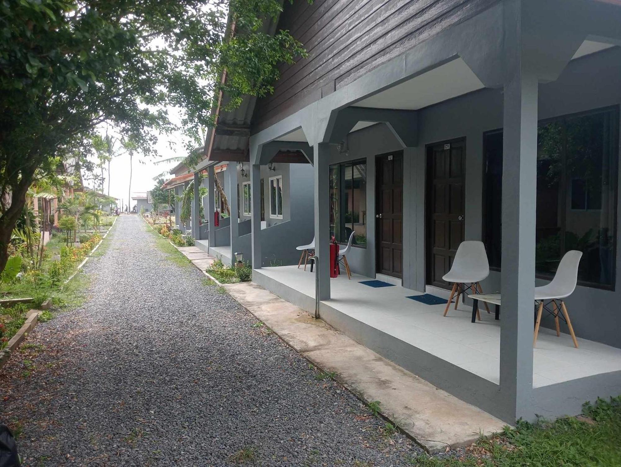 Scandinavian Beach Resort Ko Lanta エクステリア 写真