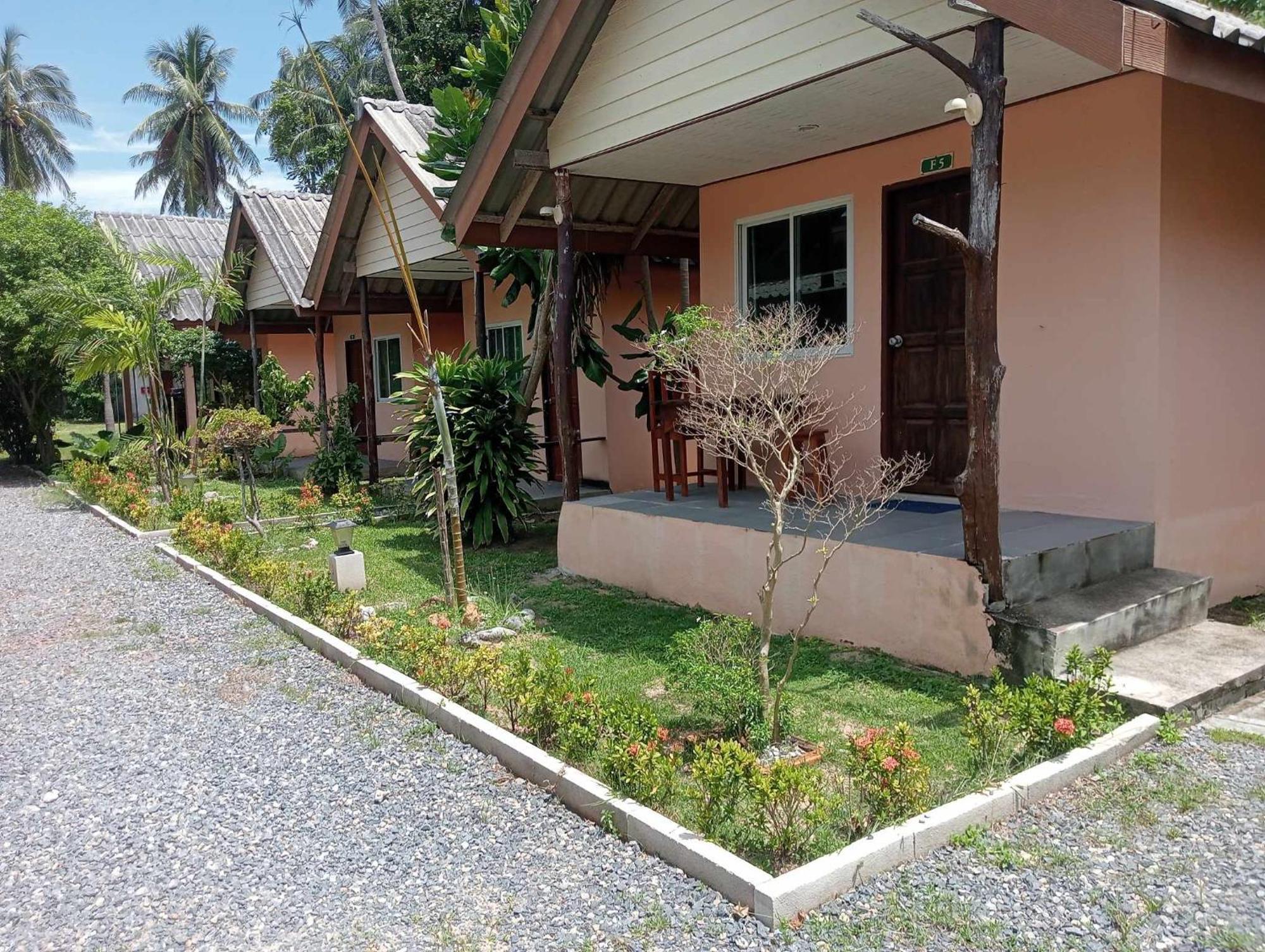 Scandinavian Beach Resort Ko Lanta エクステリア 写真
