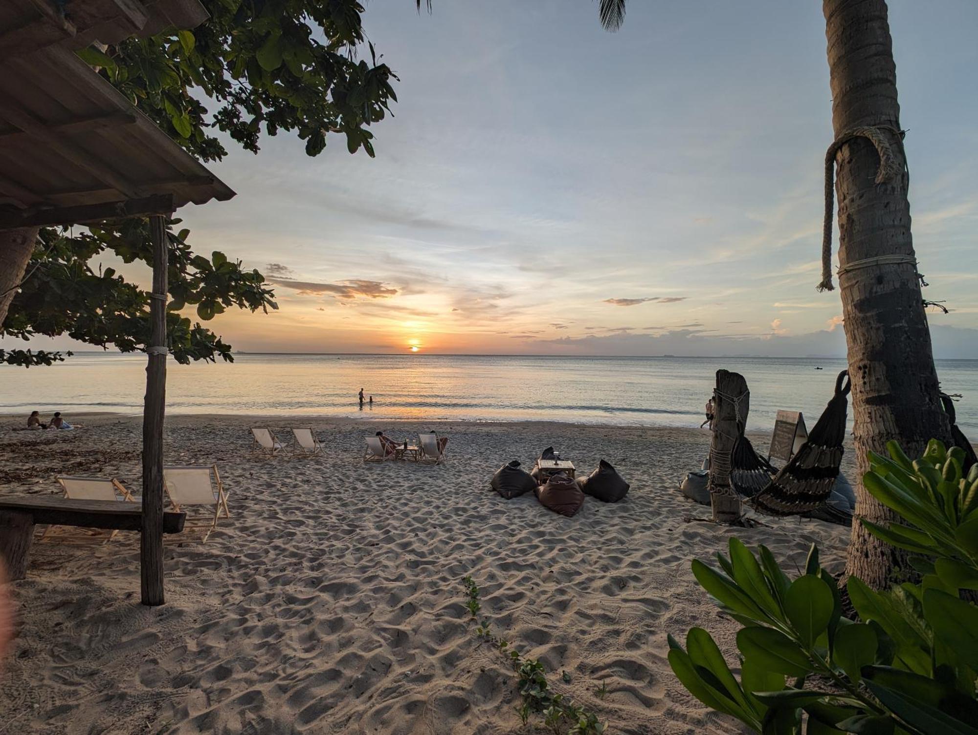 Scandinavian Beach Resort Ko Lanta エクステリア 写真